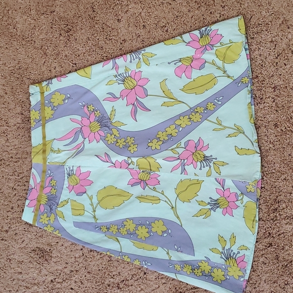 Casual unlined skirt by Live a Little - Picture 3 of 4